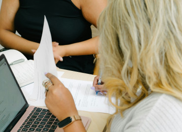 вызов должника к судебному приставу: чем грозит неявка в 2026 - фото - 1